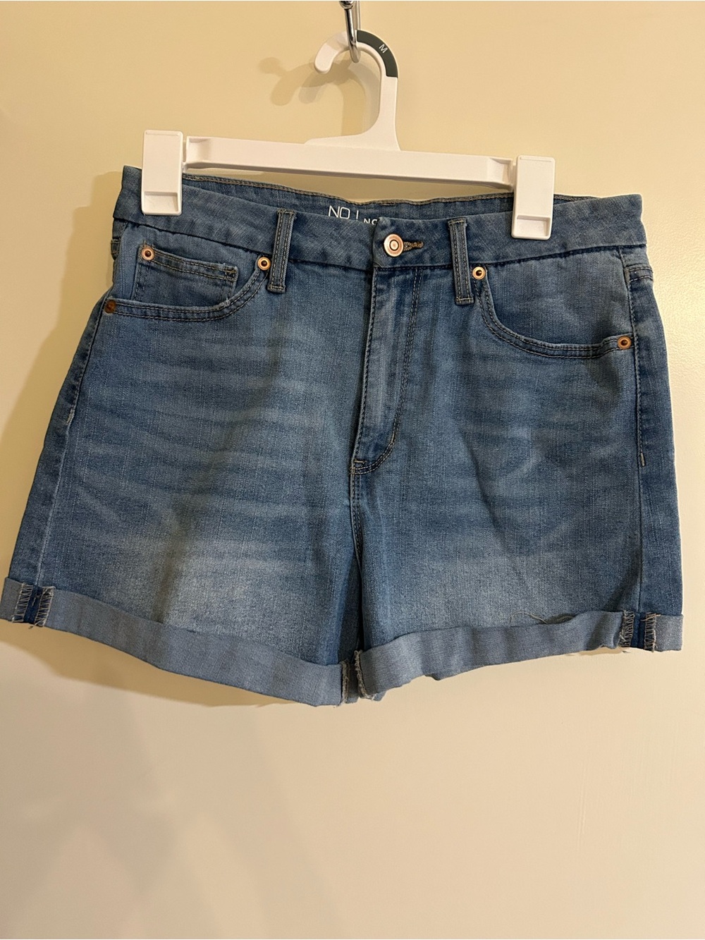 💙3 for $25💙 No Boundaries Medium Blue Cuffed Denim Shorts